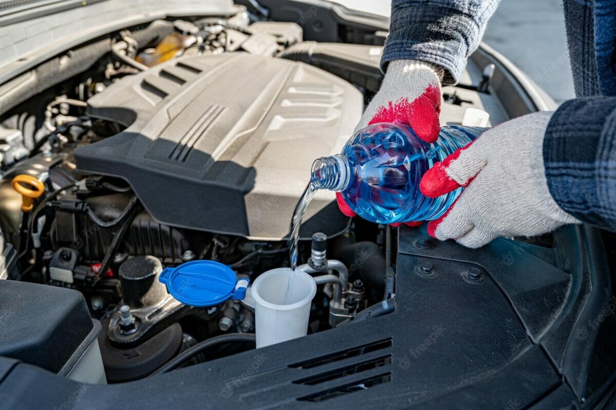 Importance of using windshield washer fluids by Windshield Experts
